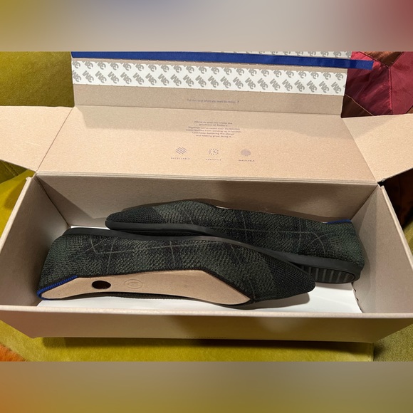 NIB Rothy's Racer Green Check - The Point 8.5 - Retired - Picture 6 of 7